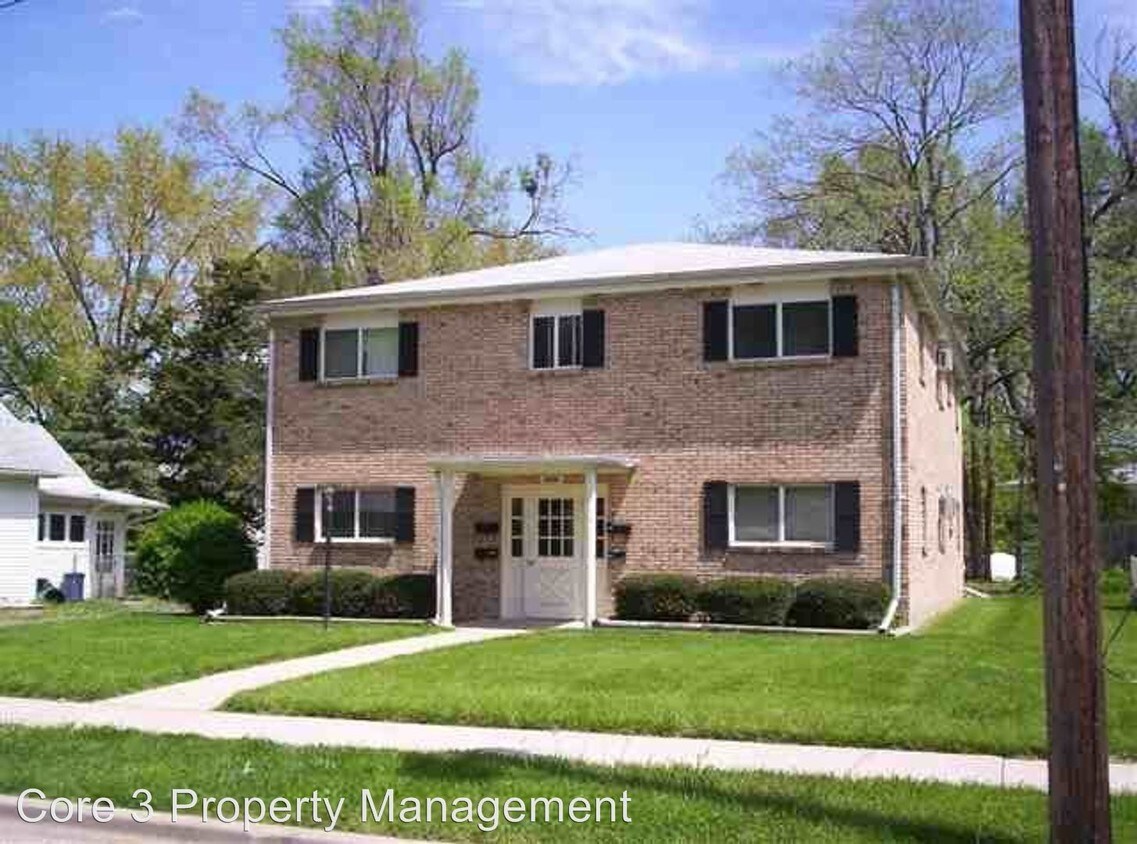 1004 Howard St, Normal, IL 61761 Apartment for Rent in Normal, IL