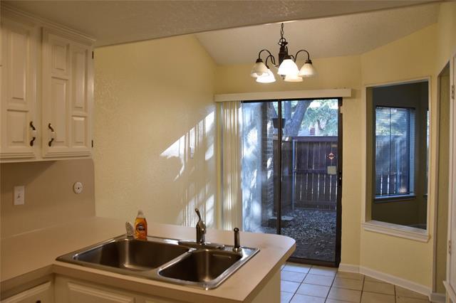 Building Photo - 14151 Montfort Dr