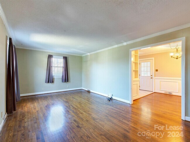 Foto del edificio - 4917 White Oak Rd