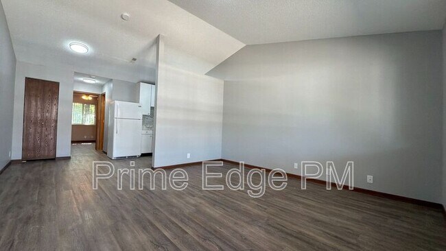 Foto del edificio - 4621 Prescott Ave