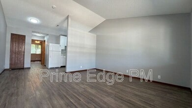 Building Photo - 4621 Prescott Ave