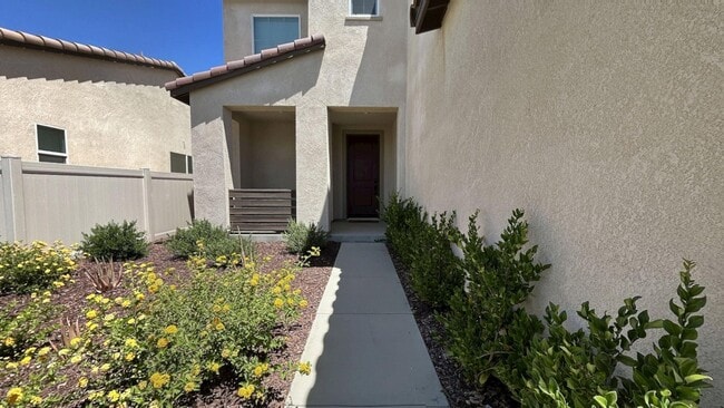 Building Photo - Gorgeous 4 Bedroom 3 Bath Home in Beaumont!