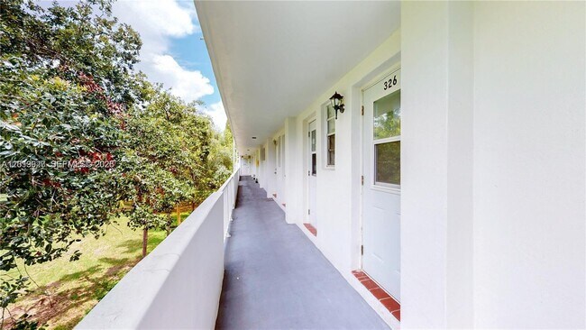 Foto del edificio - 1333 E Hallandale Beach Blvd