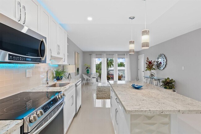 Foto del edificio - 550 Bayshore Dr
