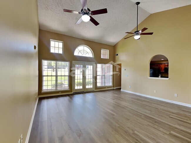 Foto del edificio - 544 Windy Rd