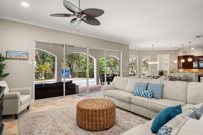 Building Photo - 1227 Radiant St