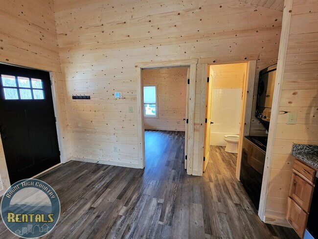 Foto del edificio - Beautiful 1-Bed Cabin In Trade, Tennessee