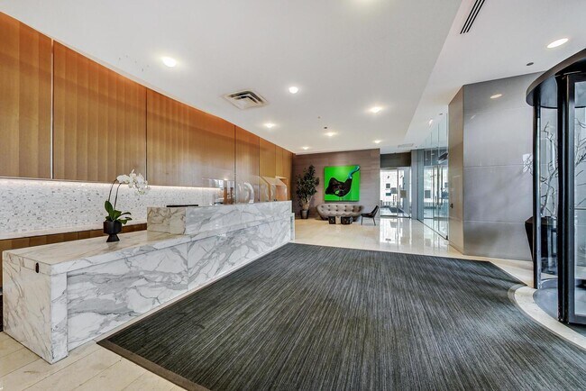 Foto del edificio - 225 N Columbus Dr