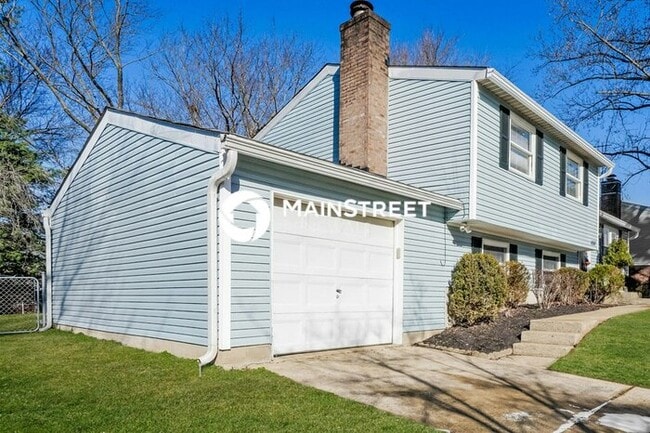 Building Photo - 3 Bedroom Pet-Friendly Home in Louisville, KY with Main Street Renewal