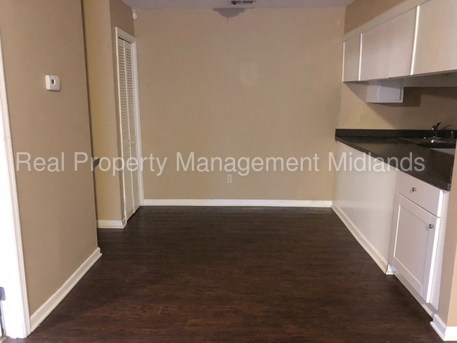 Building Photo - 1100 Skyland Dr