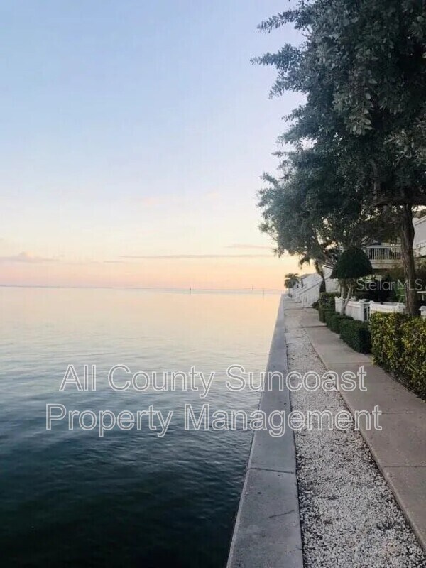 Primary Photo - 5066 Coquina Key Dr SE