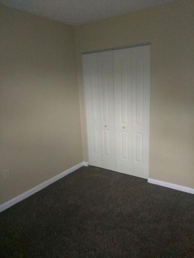 Photo - 4904 Saddlebrook Ln Apartment