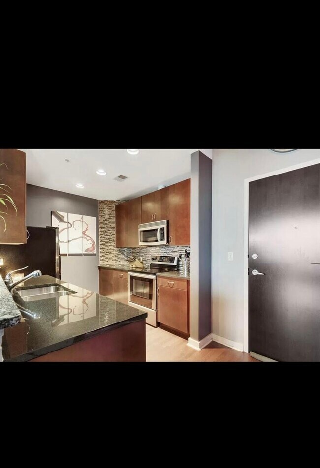 Foto del edificio - 400 W Peachtree St NW