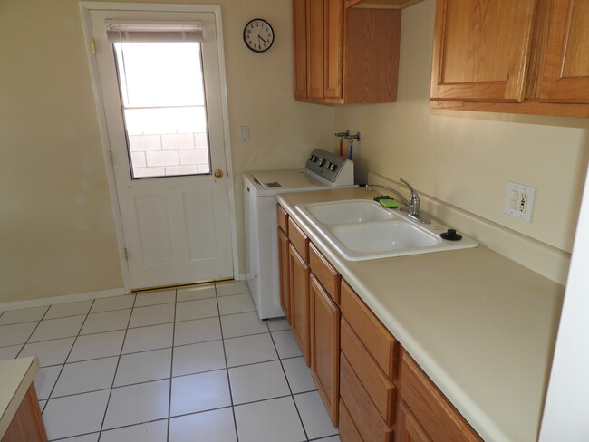 Kitchen - 326 N Monte Vista Ave