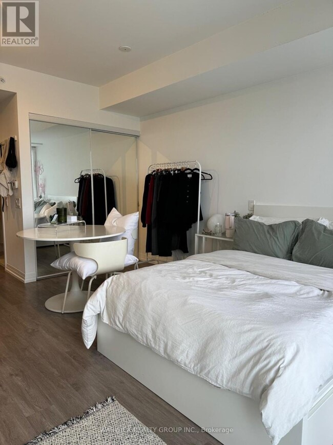 Building Photo - 251 Jarvis St