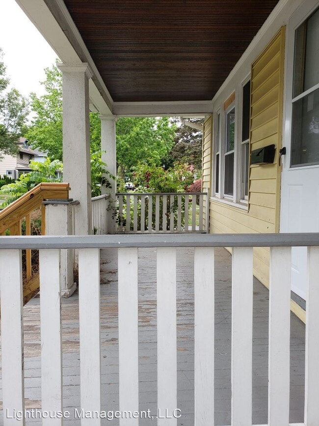 Building Photo - 3 br, 1 bath House - 190 Delamaine Dr.