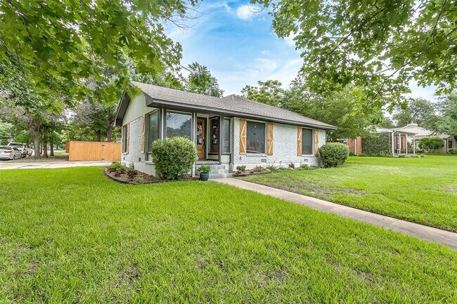 Foto del edificio - 6452 Drury Ln