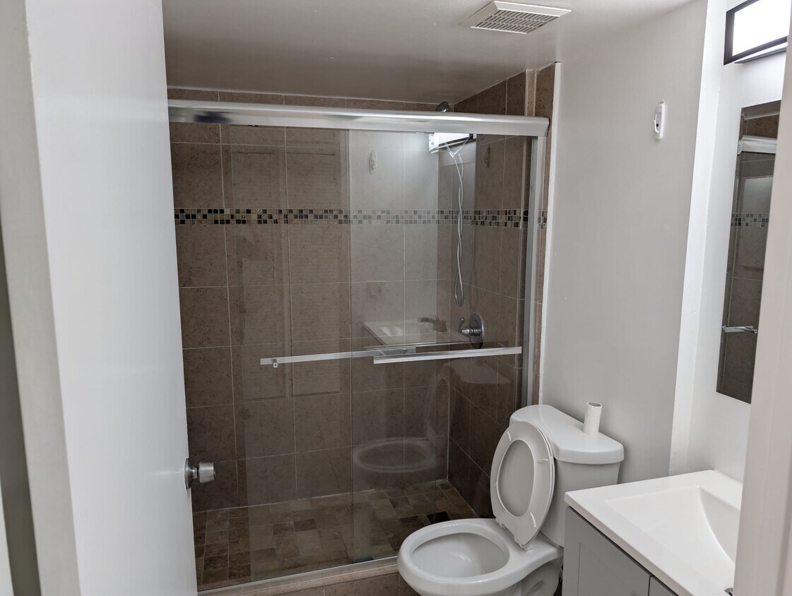 Building Photo - 3650 N 56th Ave