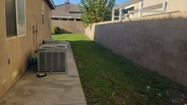 Foto del edificio - 12686 Amberhill Ave