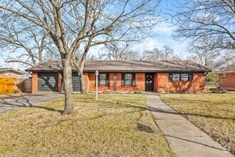 11805 Oak Trail