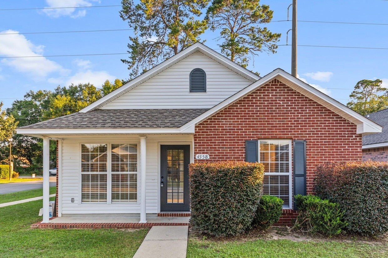 Foto principal - 4558 Barrington Ln