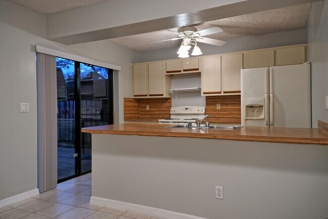 Foto del edificio - Available now! Middlebrook Pines
