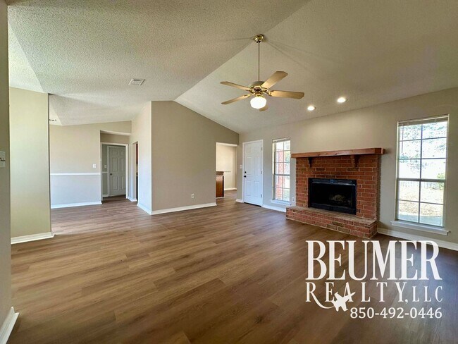 Foto del edificio - Spacious inside and out home for Rent