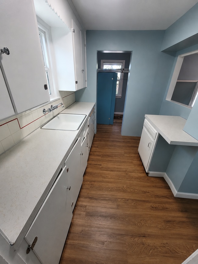 Kitchen - 4424 42nd Ave SW