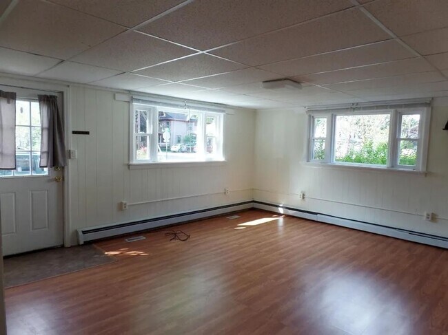 Building Photo - 408 E Lincoln St