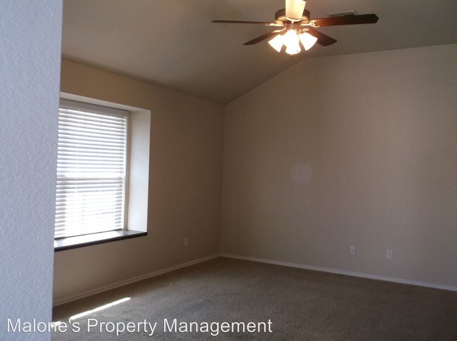 Foto del edificio - 213 Spring Creek Rd