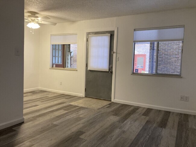 Foto del edificio - Recently Renovated 1BR! Lovely Kitchen, Ba...