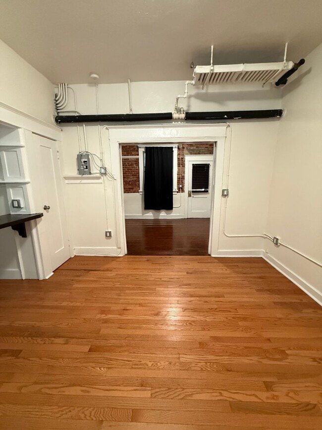 Interior Photo - The Ellison