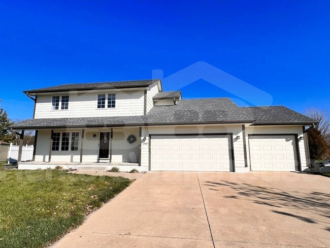 Building Photo - 1709 NE Sherman Ct