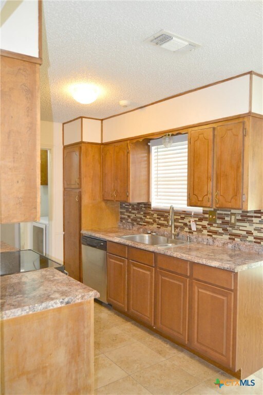 Building Photo - 2401 Ridglea Ct