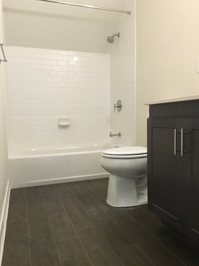 Interior Photo - Hilltop BP4