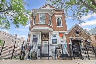 Building Photo - 2632 W 23rd Pl