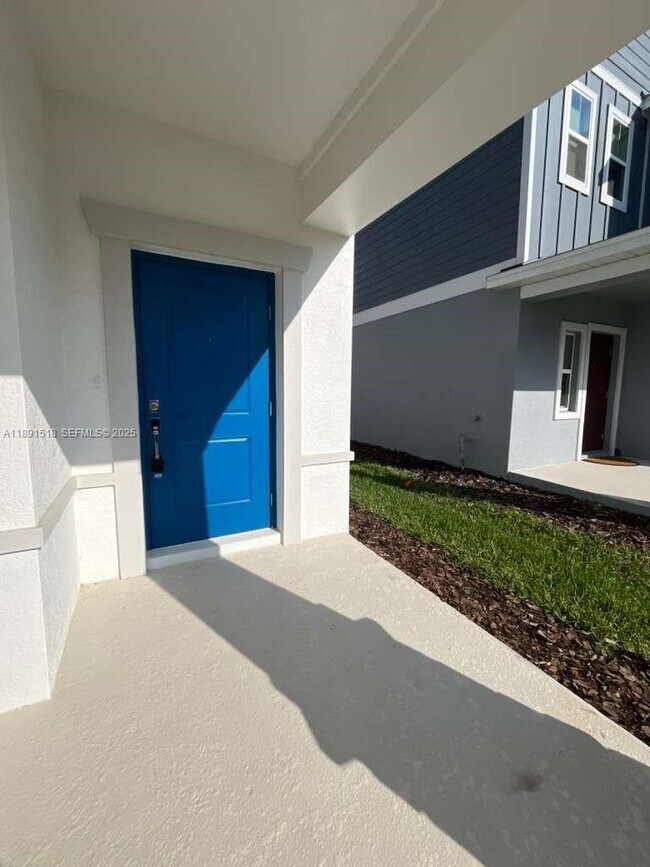 Foto del edificio - 5984 Zen Wy