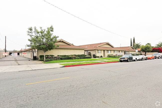 Building Photo - Vista Tierra Apartment Homes