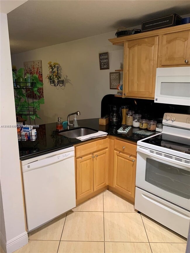 Foto del edificio - 210 SW 11th St