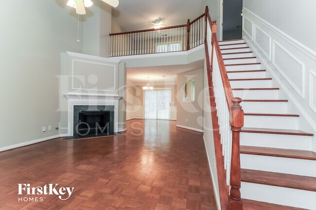 Foto del edificio - 347 Weatherstone Pl
