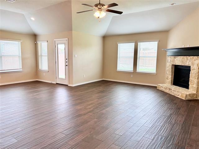 Foto del edificio - 2924 Rosemount Ln