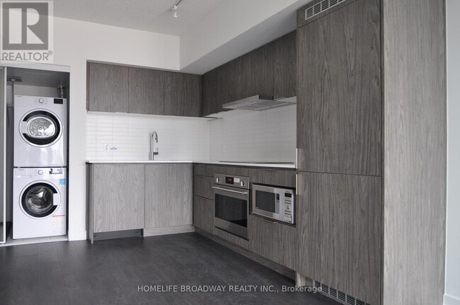 Building Photo - 60 Shuter St