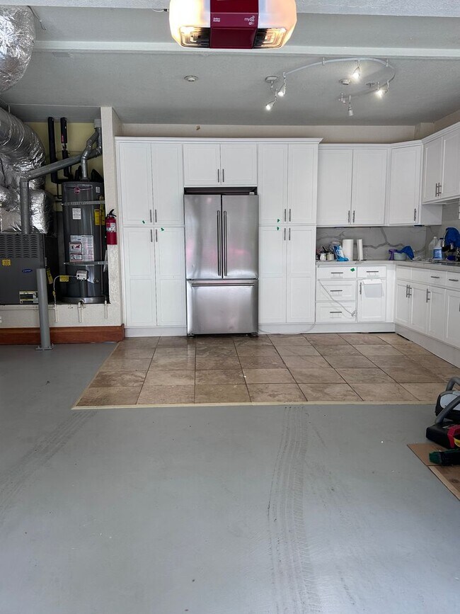 Foto del edificio - $5,500/month – Spacious Daly City Home for Rent