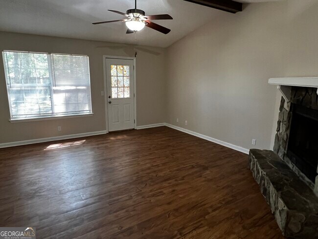 Building Photo - 105 Baytree Ct