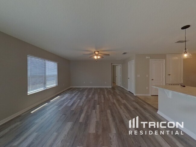 Building Photo - 2244 Gladiolus Lane