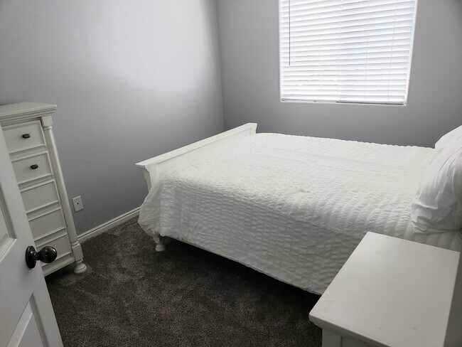 Foto del edificio - 1148 N Northfield Rd #85