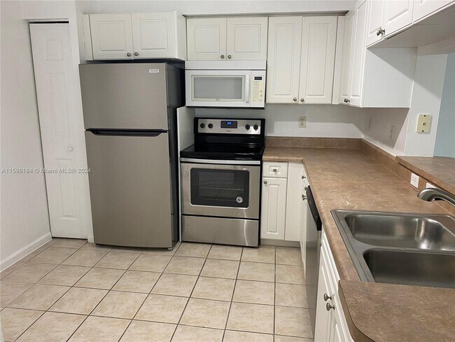 Building Photo - 17150 North Bay Road Apt #2313, Sunny Isle...