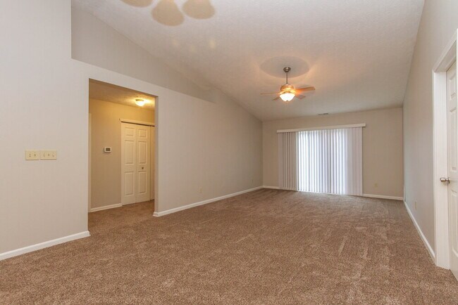 Foto del edificio - 1327 Grand Canyon Cir