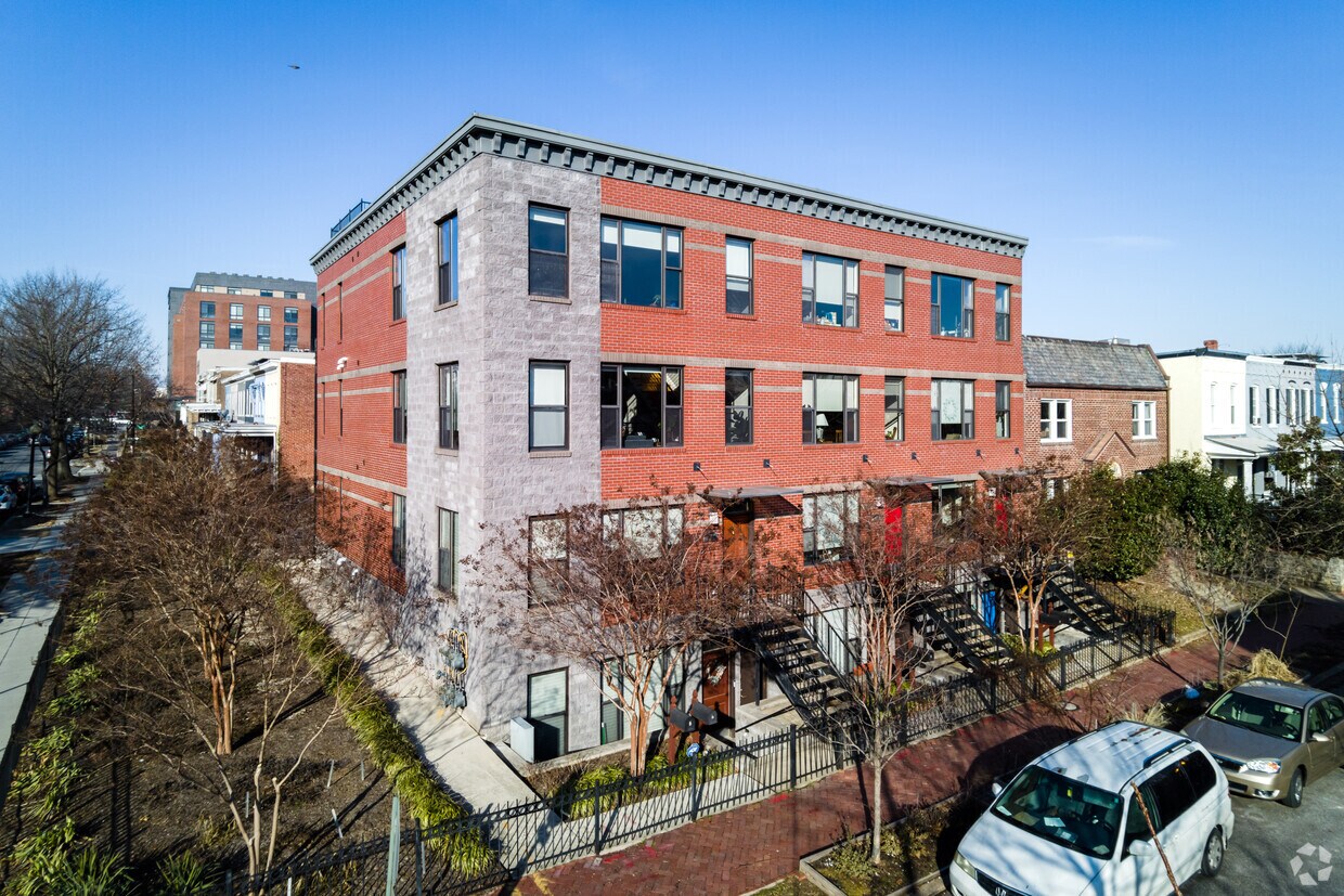 Foto principal - 1400 K St SE
