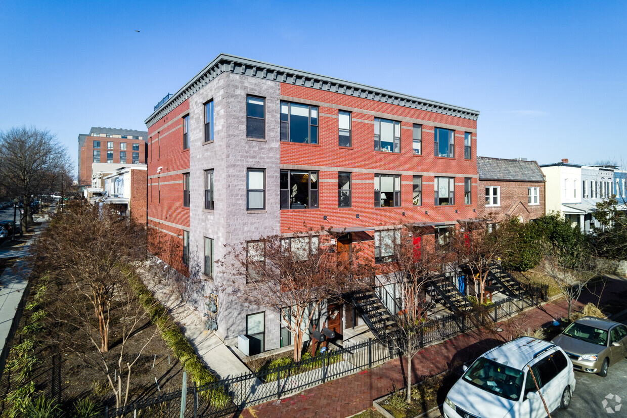Primary Photo - 1400 K St SE